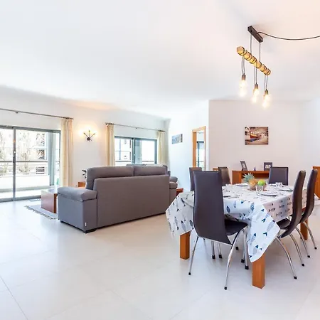 Large Family - Marina Park Apartment